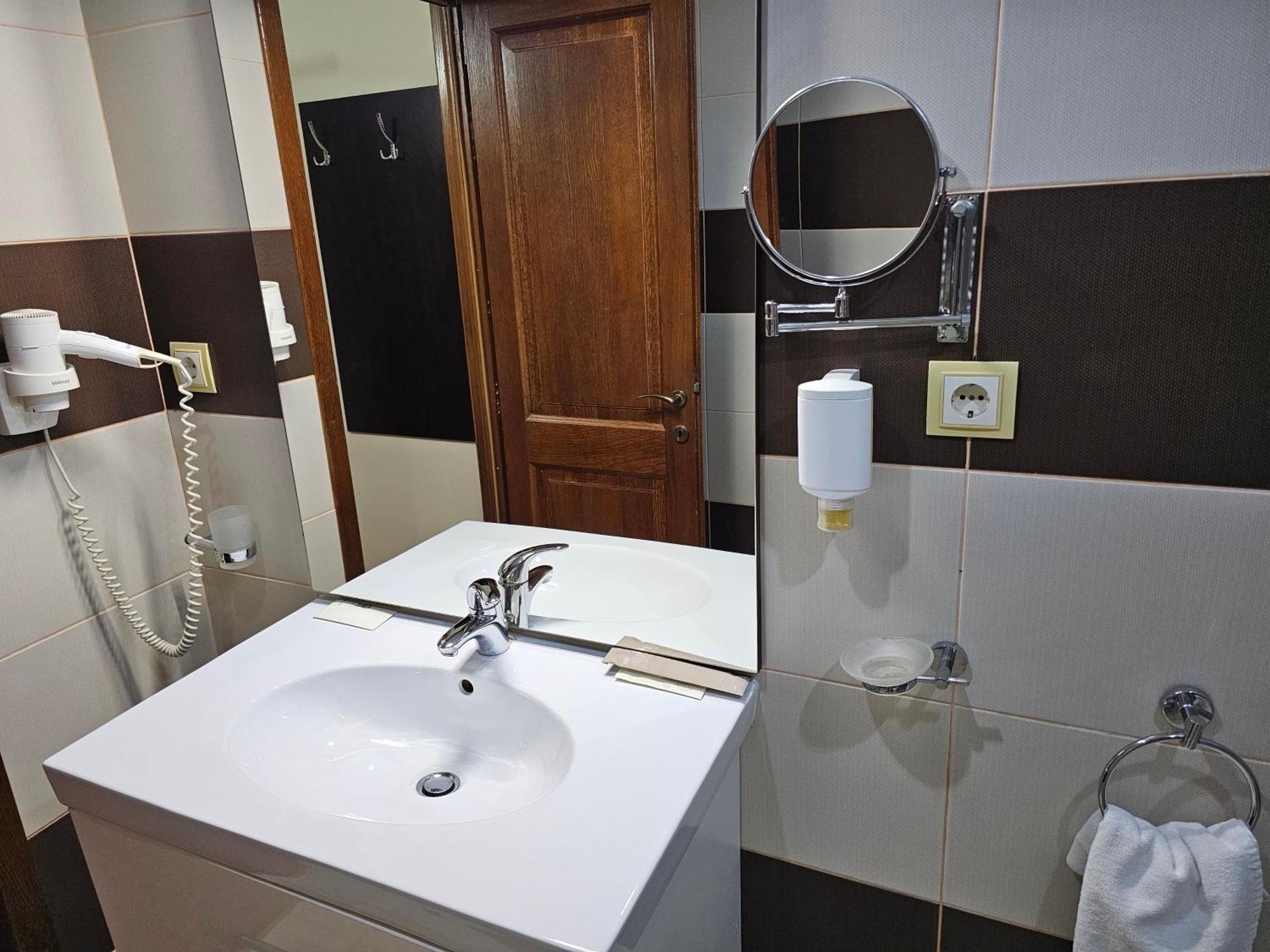 Pensiune Heavens Braila Bagian luar foto